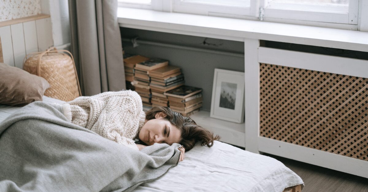 Hard Time Falling Asleep With Tinnitus? 5 Things You Can Do